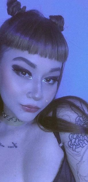 Model - VICTORIA_R98 hairy