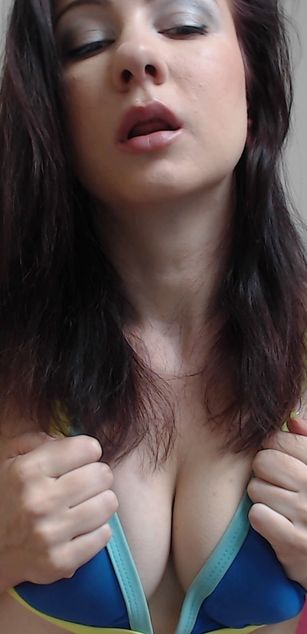 Model - Mia Vagi heels