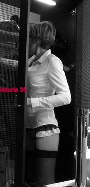 Model - Victoria 35 2