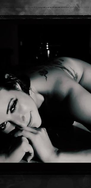 Model - Miss Nikki heels