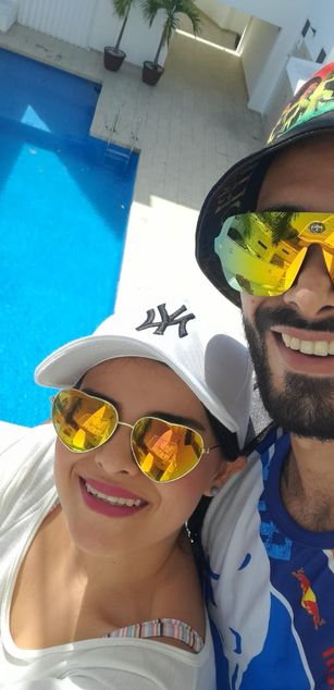 Model - Anna and John bigtits