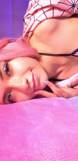 Model - Ms.Pickles deepthroat