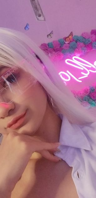 Model - Ms.Pickles deepthroat