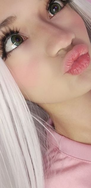 Model - Ms.Pickles deepthroat