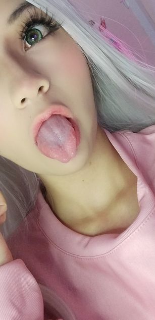 Model - Ms.Pickles deepthroat