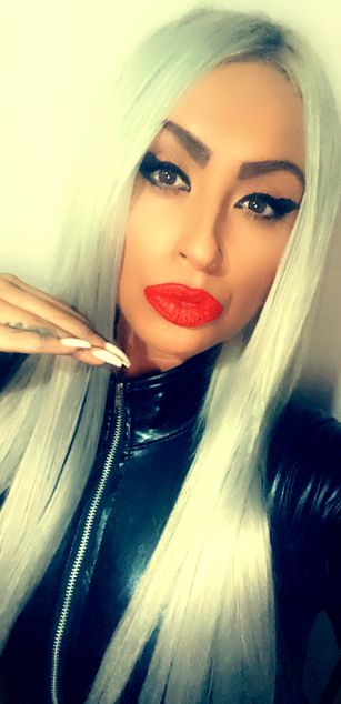 Model - DawnDeVille femdom