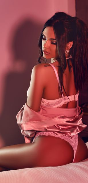 Model - Nicole Devin toys