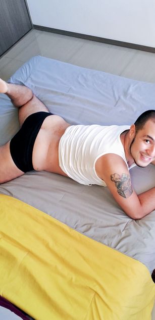 Model - MarceloCuozzo deepthroat