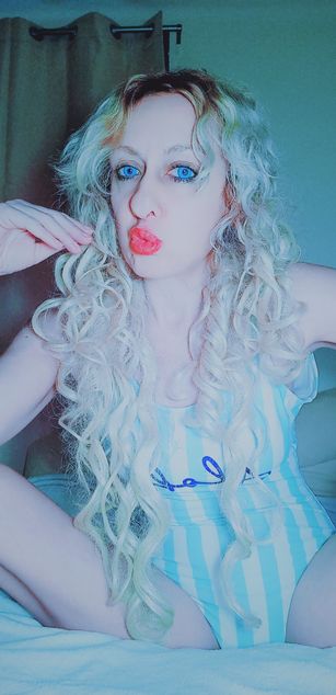 Model - whisky pussy