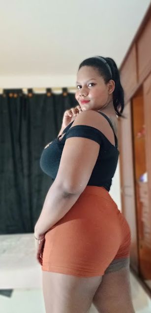 Model - karencita_Rose feet