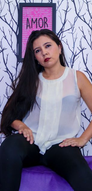 Model - Emma bigboobs