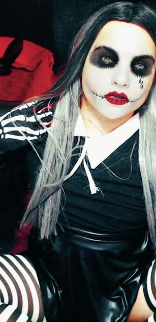 Model - Camila Carrington dominatrix