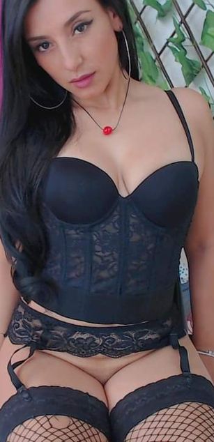 Model - KoralineJhons deepthroat