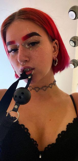 Model - Drugidiot deepthroat