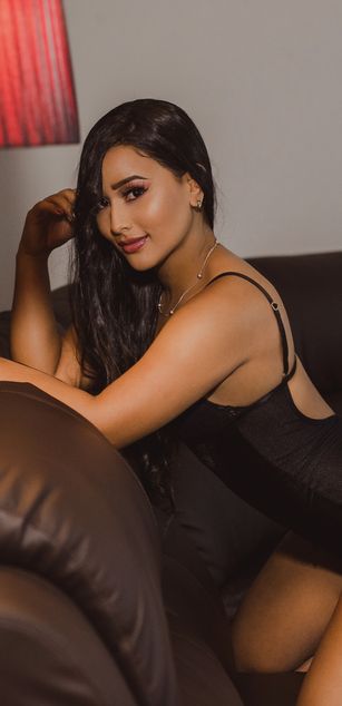 Model - Abby Marshall deepthroat