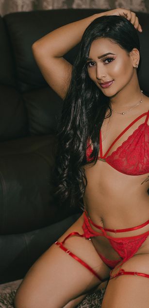 Model - Abby Marshall deepthroat