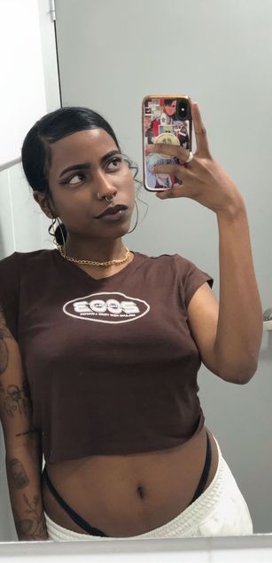 Model - beelladona latina