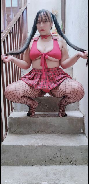 Model - AngelyDirtySquirt deepthroat