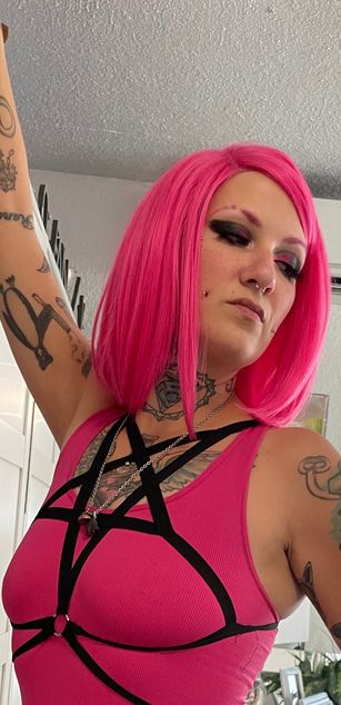 Model - Deja Delore milf