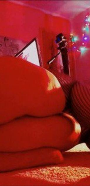 Model - BigBootyMILFSonya dirtytalk