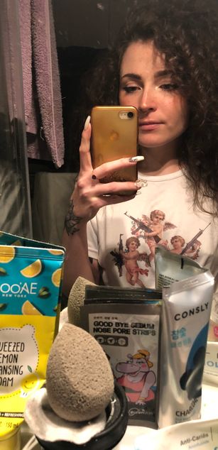 Model - Millie Meow heels