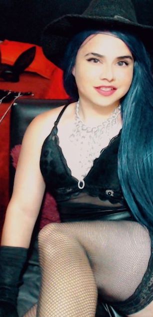 Model - Camila Carrington dominatrix