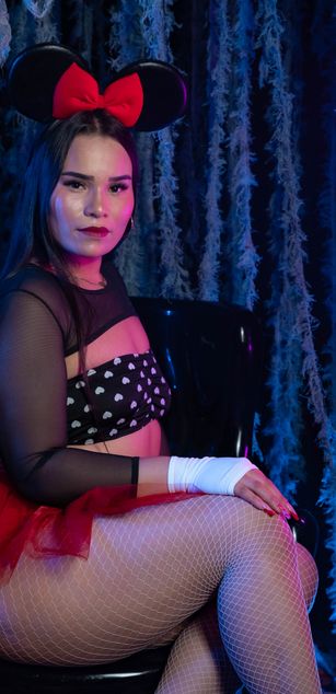 Model - Angie Roses blowjob