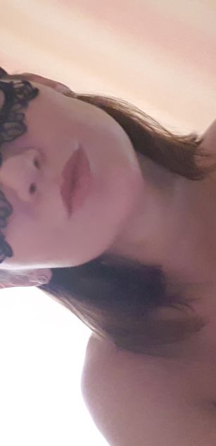 Model - Daniella pussy