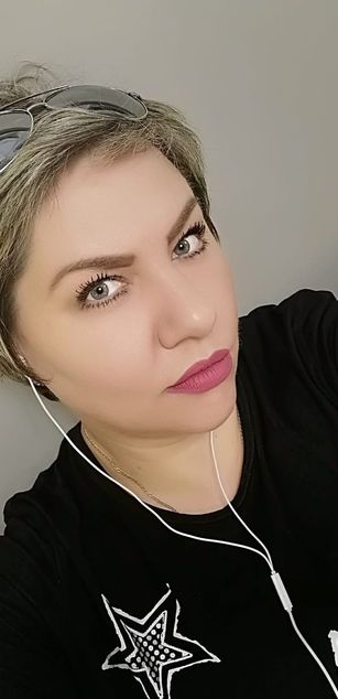 Model - SaraDeMur fetish