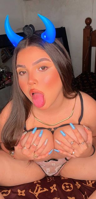 Model - Paulett Laurentt gfe