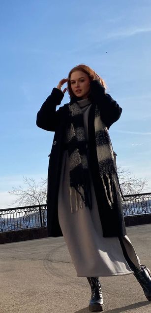 Model - Elisabeth Bryant masturbation