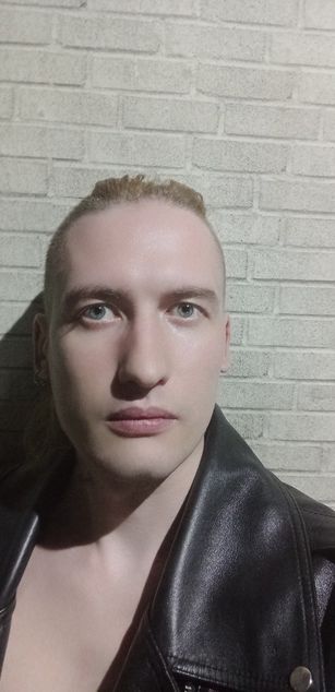 Model - Terry_Lucia_soloboy kinky