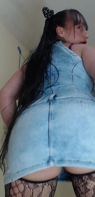 Model - AngelyDirtySquirt deepthroat