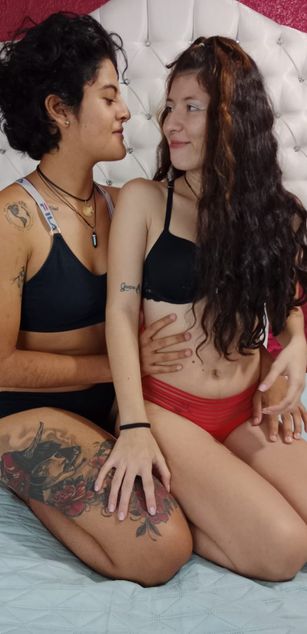 Model - MAYTE AND AMBAR deepthroat
