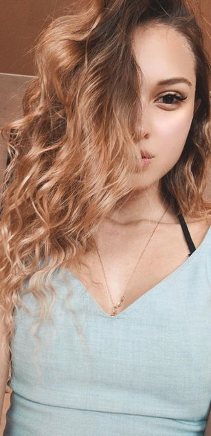 Model - YourLili blowjob