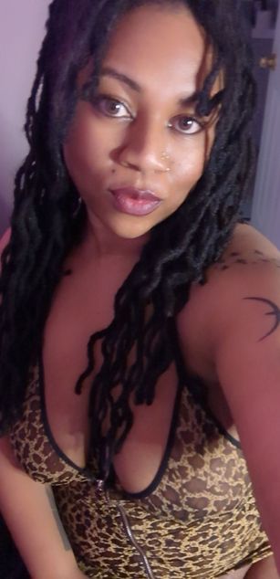 Model - StrapianaTheGoddess fetish