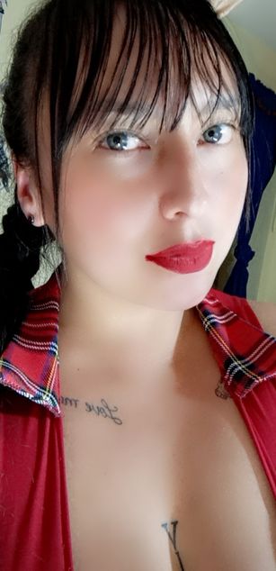 Model - AngelyDirtySquirt deepthroat