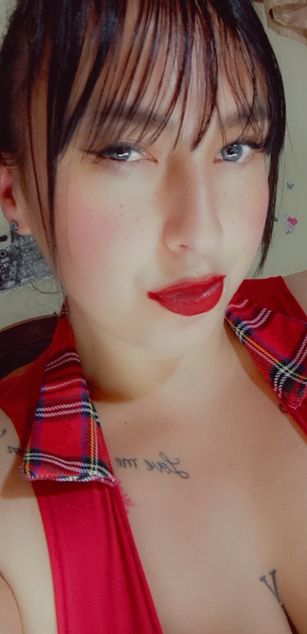 Model - AngelyDirtySquirt deepthroat