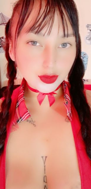 Model - AngelyDirtySquirt deepthroat