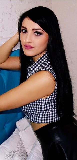 Model - Rebecca_x99 2