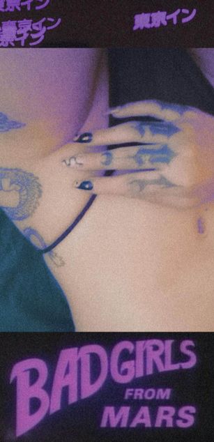 Model - FEET ADDICTION dominatrix