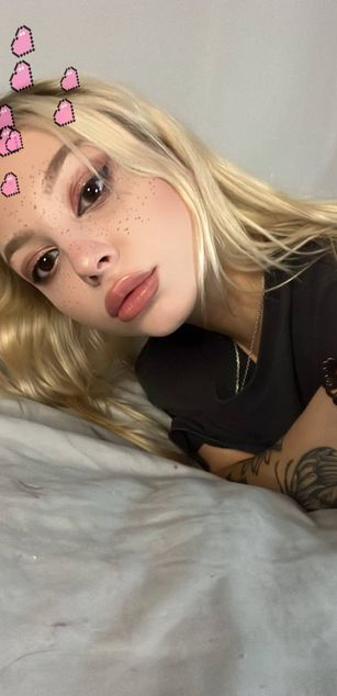 Model - laurainlove blowjob