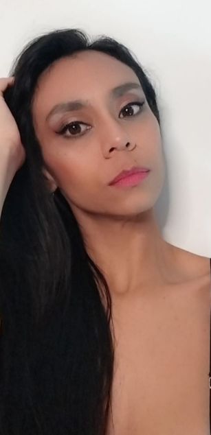 Model - Raquel Cruz toys