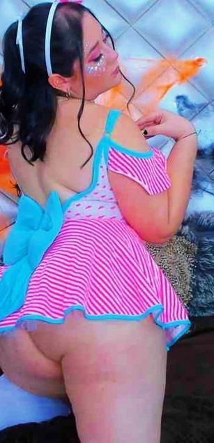 Model - Cameron Lanee toys