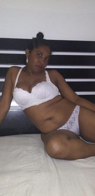 Model - ebanoluci Tierna