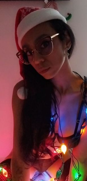 Model - Raquel Cruz toys