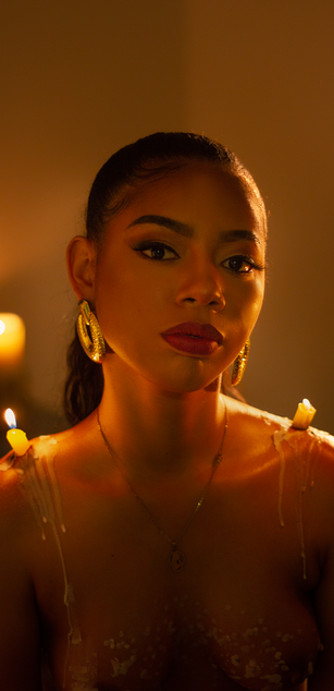 Model - TyraKane bigtits