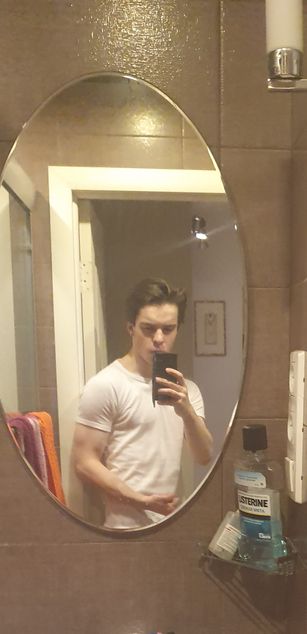 Model - Nicky Licky cute