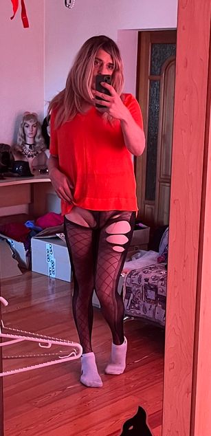 Model - Dasha Blonde