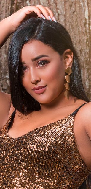 Model - Abby Marshall deepthroat